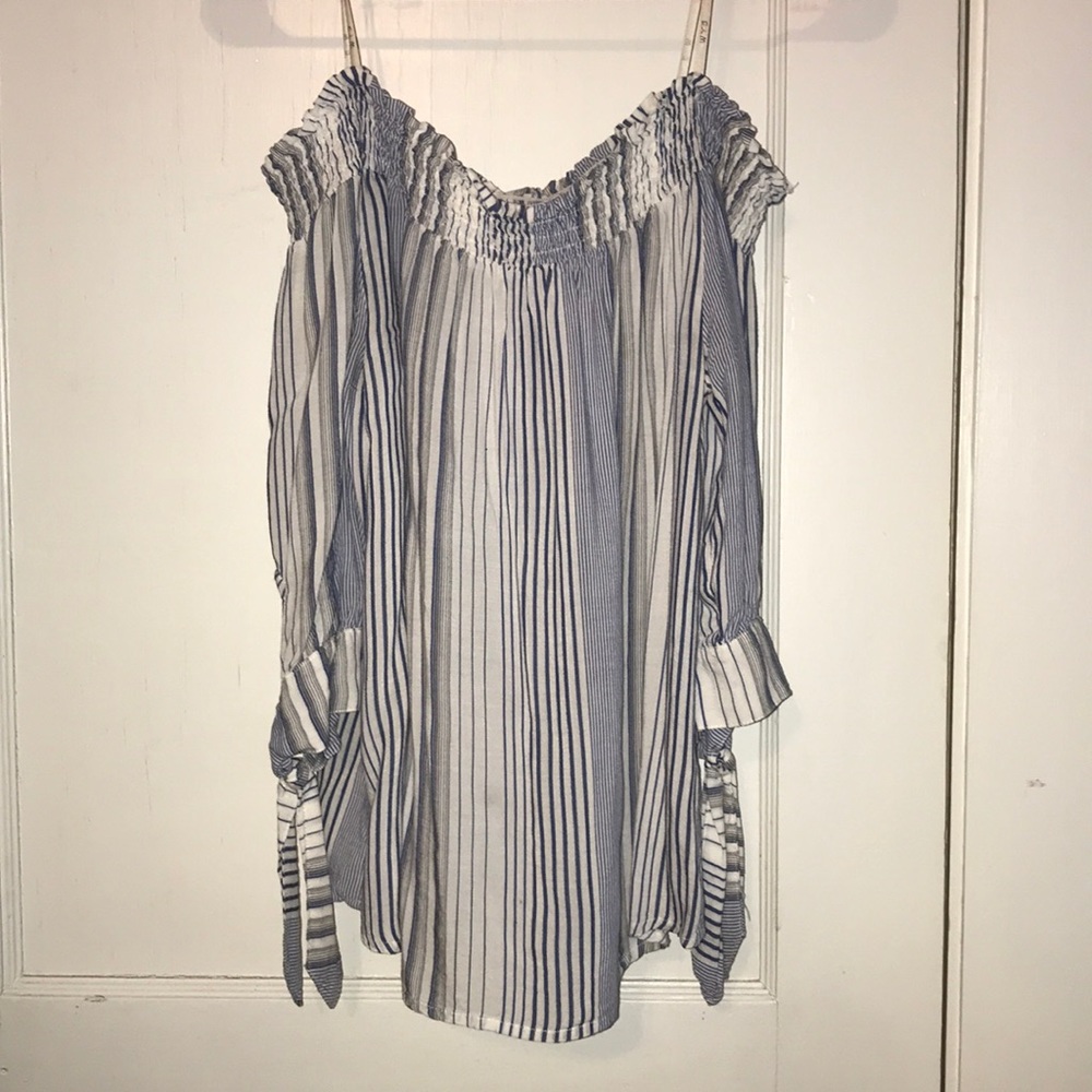 Off the shoulder top #NWOT